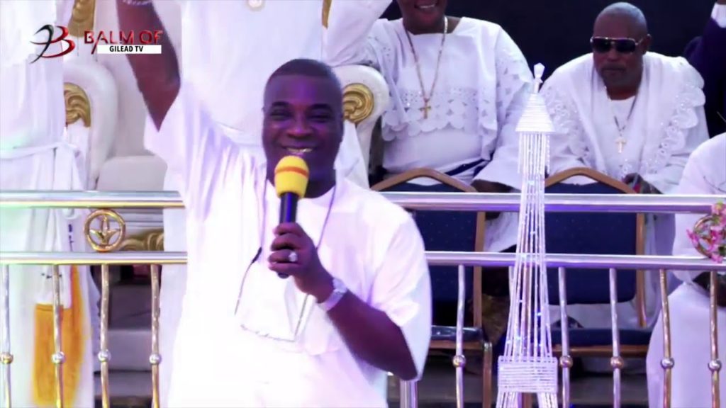 Wasiu Ayinde Live Performance at CCC Global Parish (Video Download